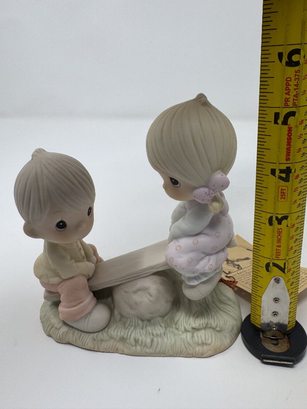 Vintage Precious Moments Love Lifted Me 1978 Enesco Figurine w Tag - Picture 8 of 8